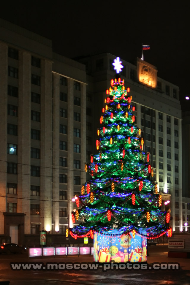 Christmas tree on Manezhnaya Square