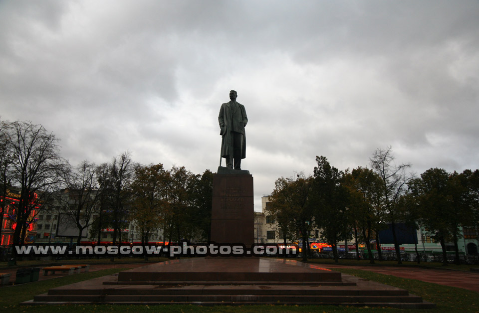 The monument to Maxim Gorky