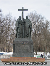 Памятник Кириллу и Мефодию